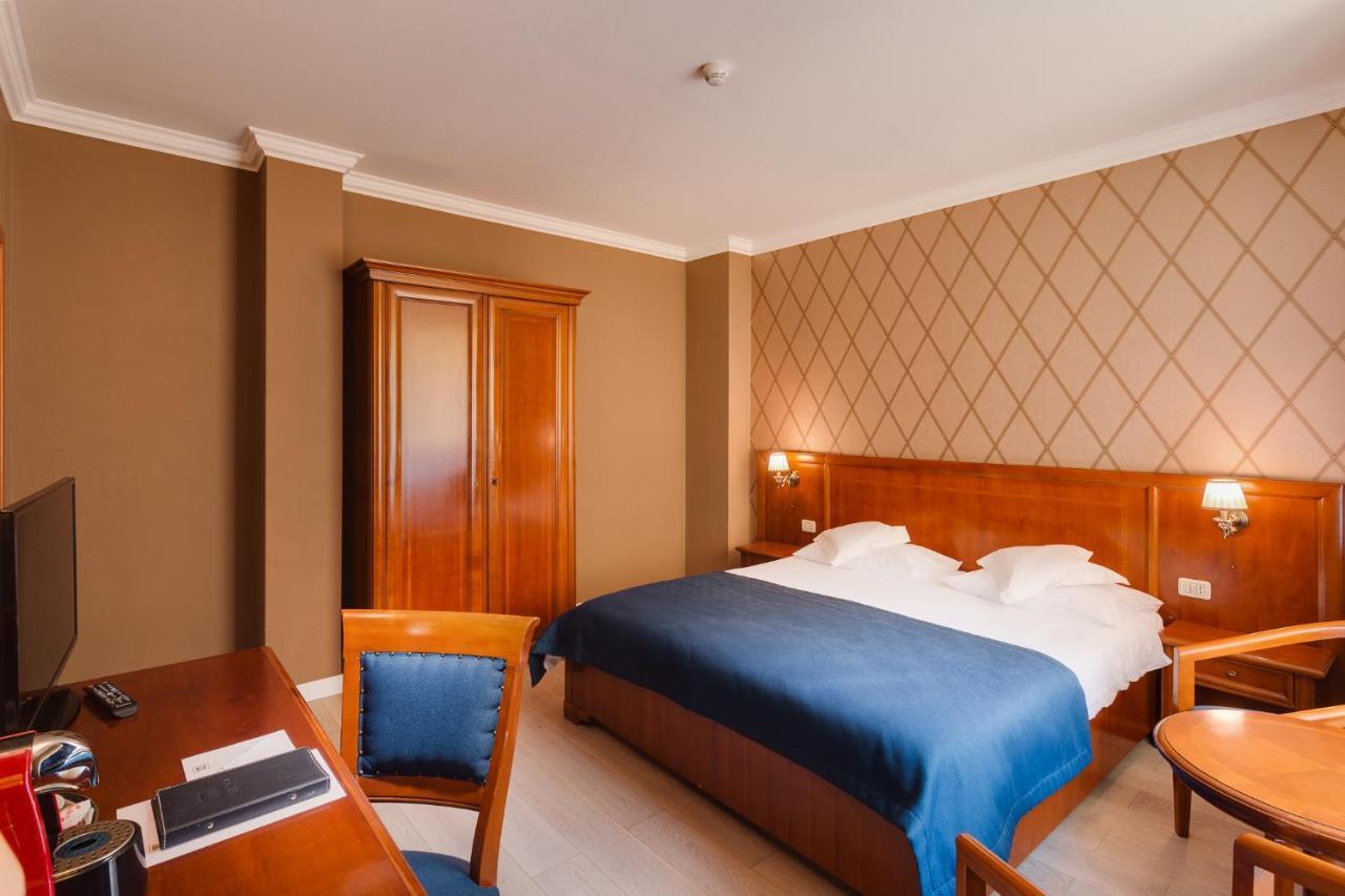 Hotel Opera Plaza Cluj-Napoca Exterior photo